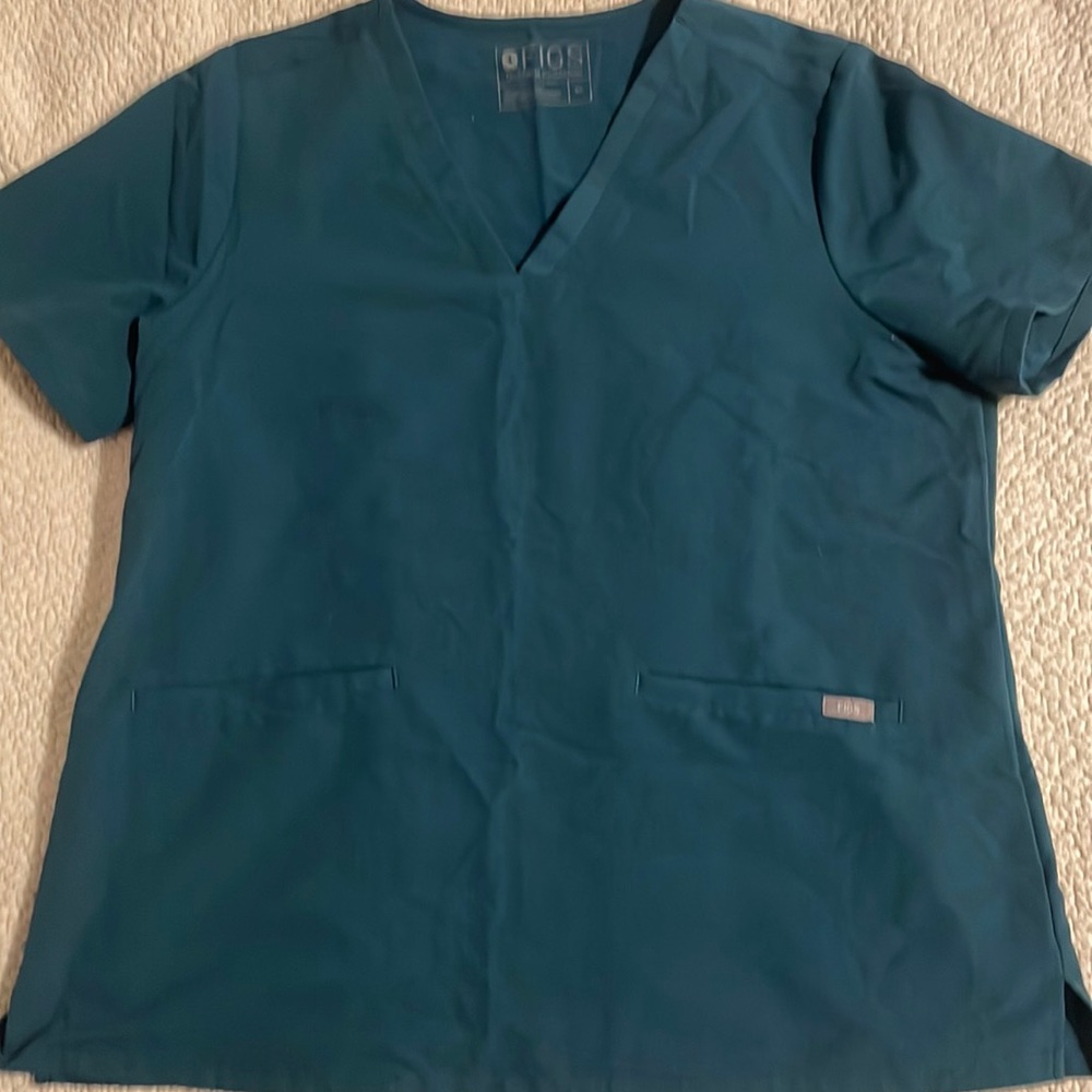Fig’s Caribbean Blue XL scrub top